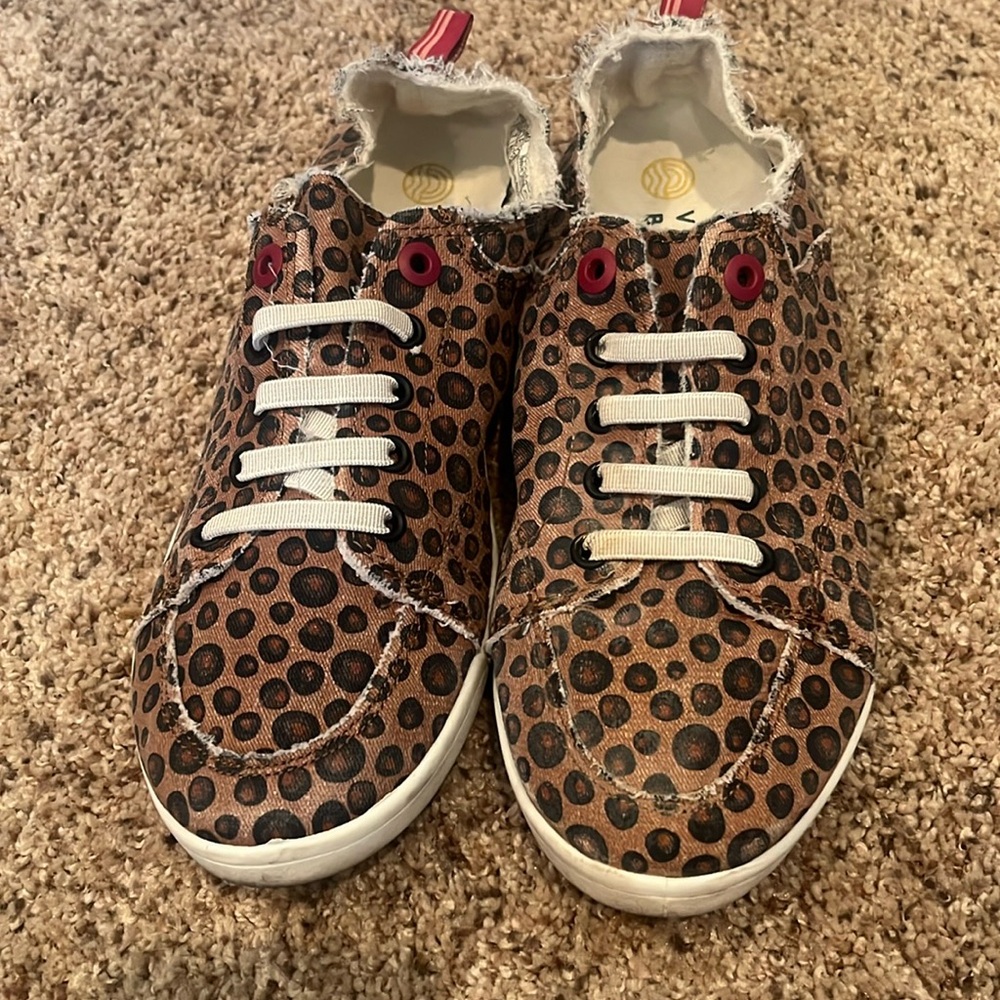 Vionic Beach sneakers
